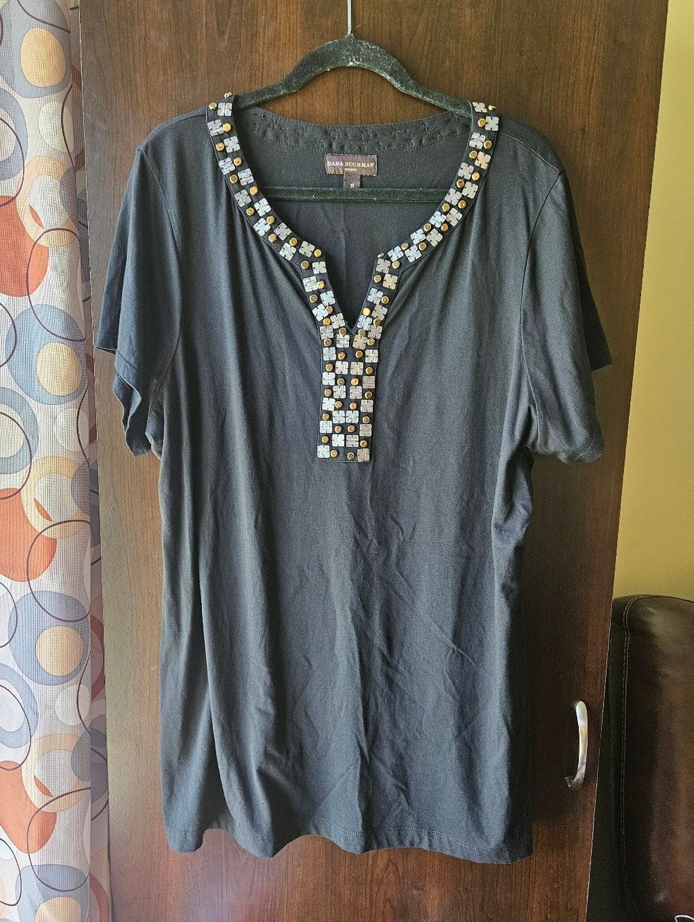 Dana Buchman Black Short-Sleeve Tunic with Beaded V-Neck Size 1X